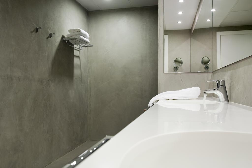 Classic Room with Terrace,692826333:JPEG