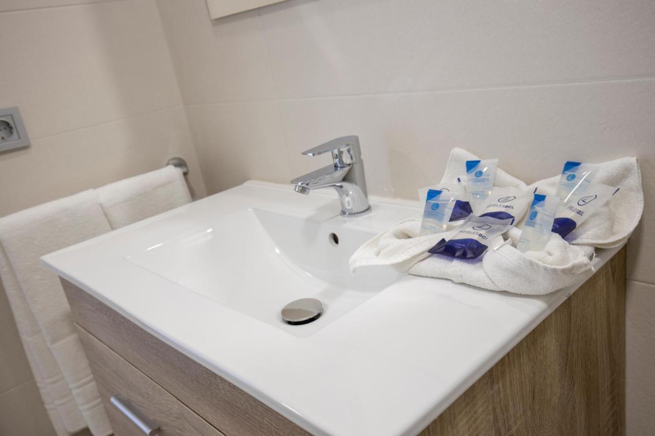 One-Bedroom Apartment,1280755795:JPEG