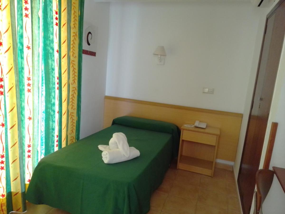 Single Room,1580324789:JPEG