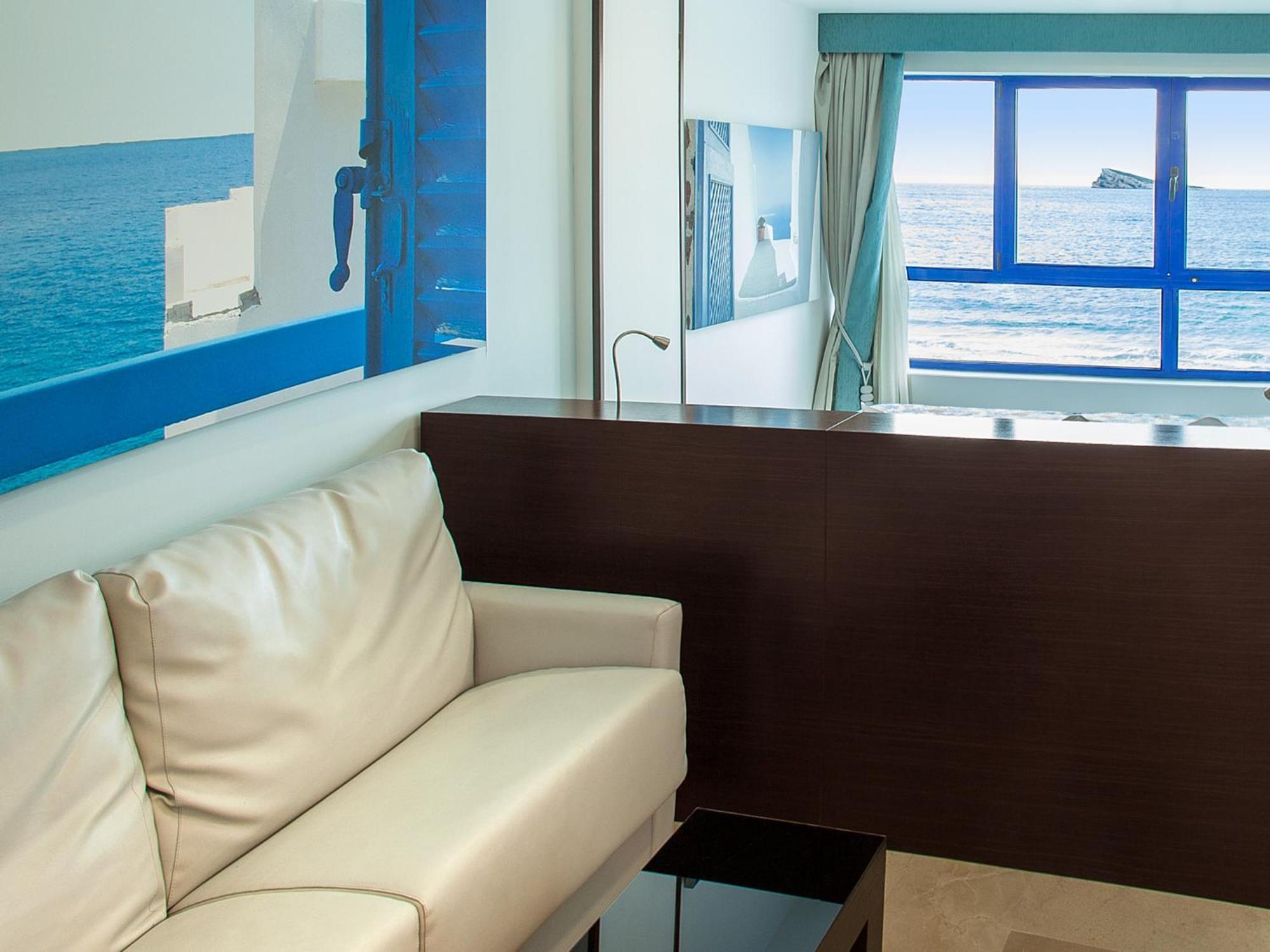 Double or Twin Room Sea View