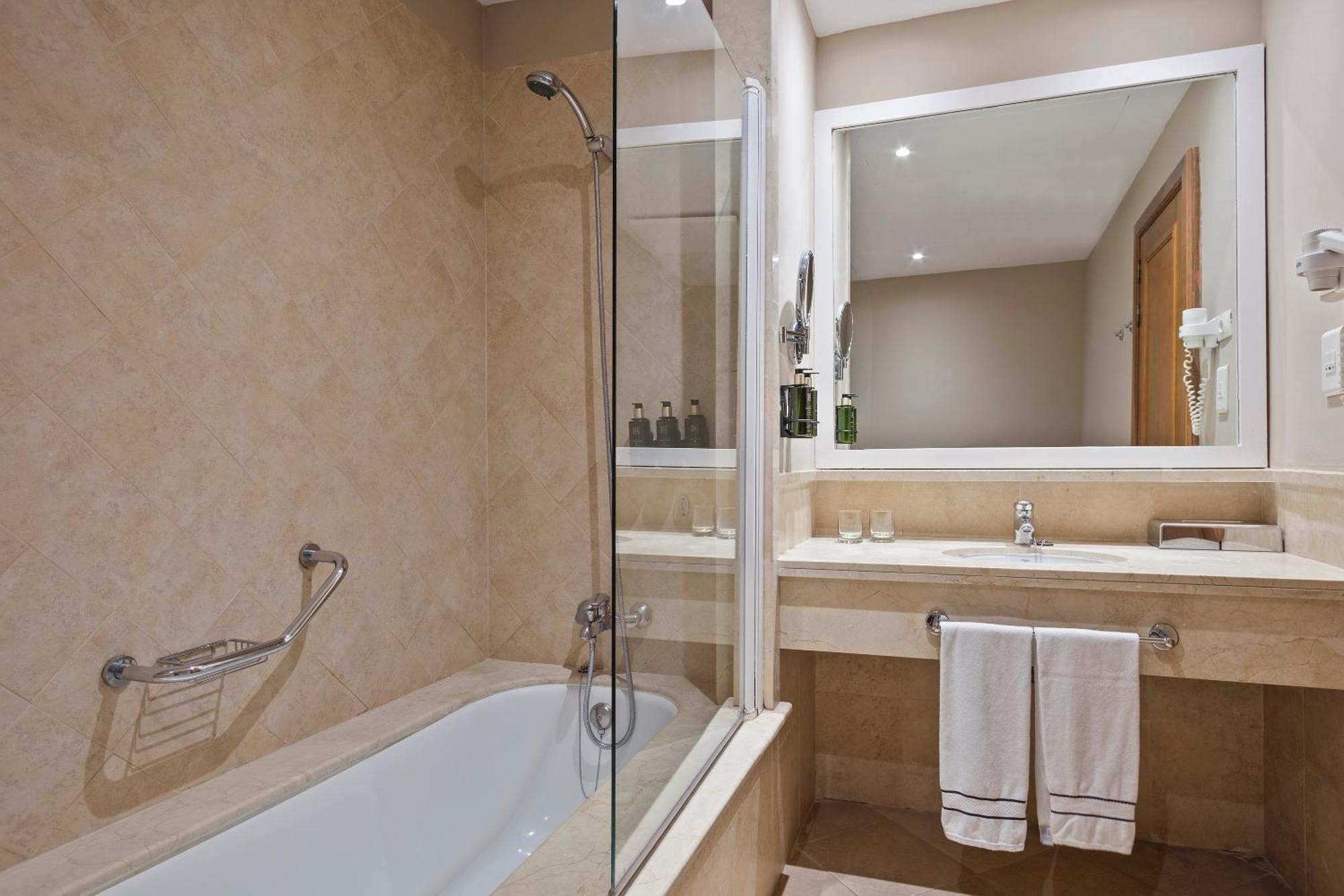 Meliá Guest Room,1431698719:JPEG