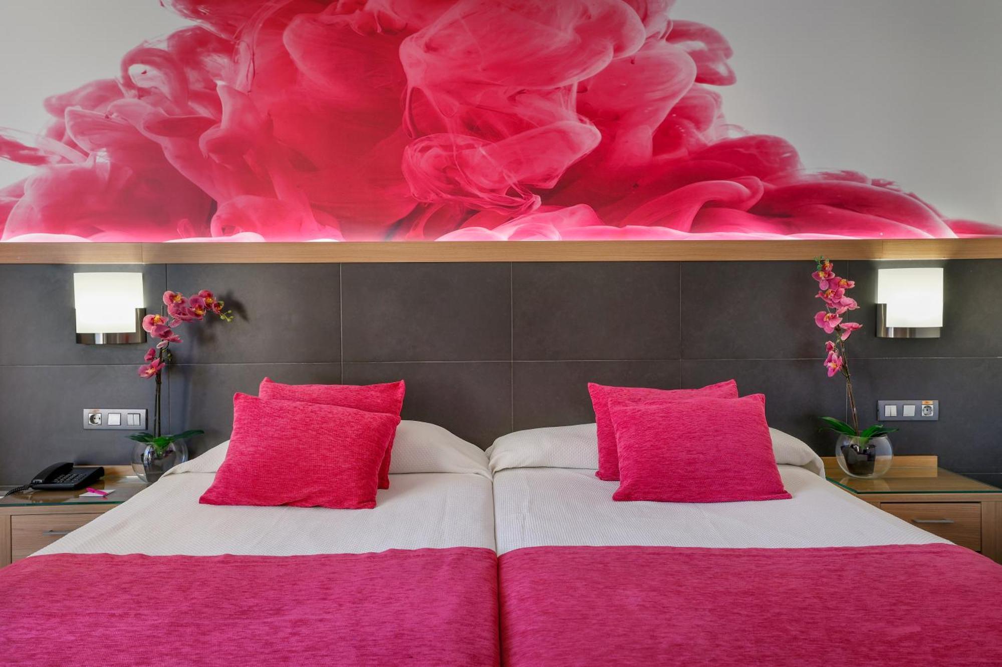 Twin Room with Partial Sea View,1553253379:JPEG