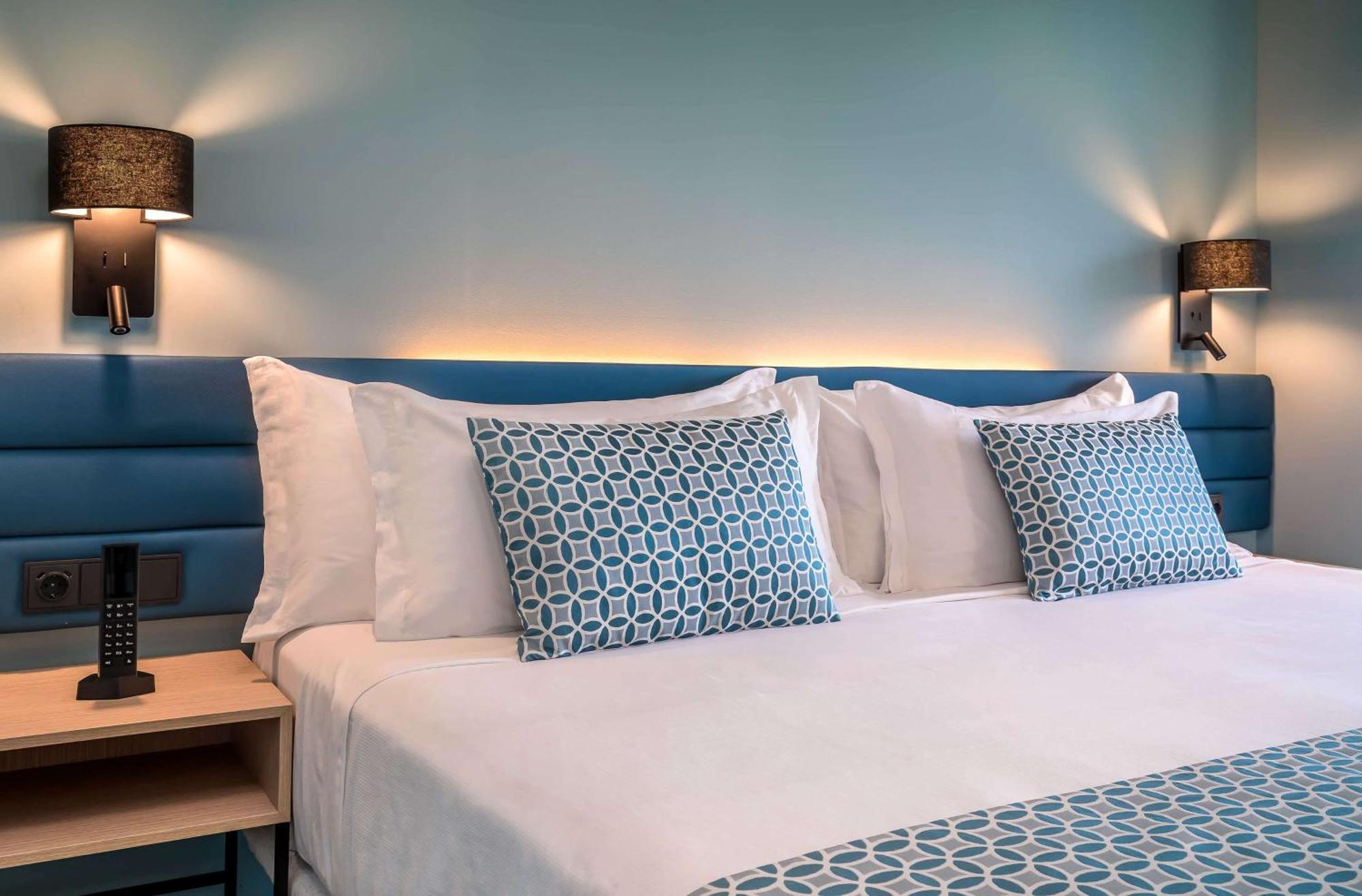 Superior Double or Twin Room with Lateral Sea View,1594878545:JPEG