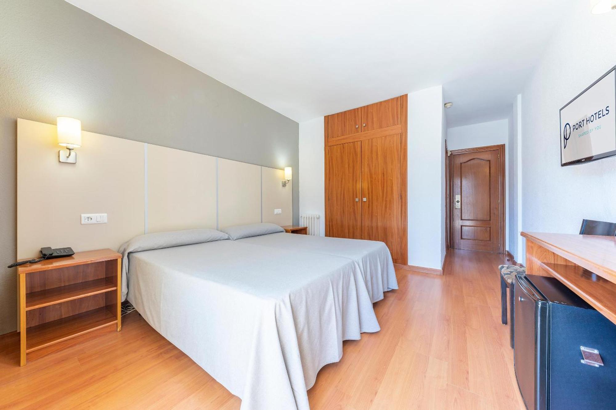 Essential Double Room with Pool view (3 Adults)