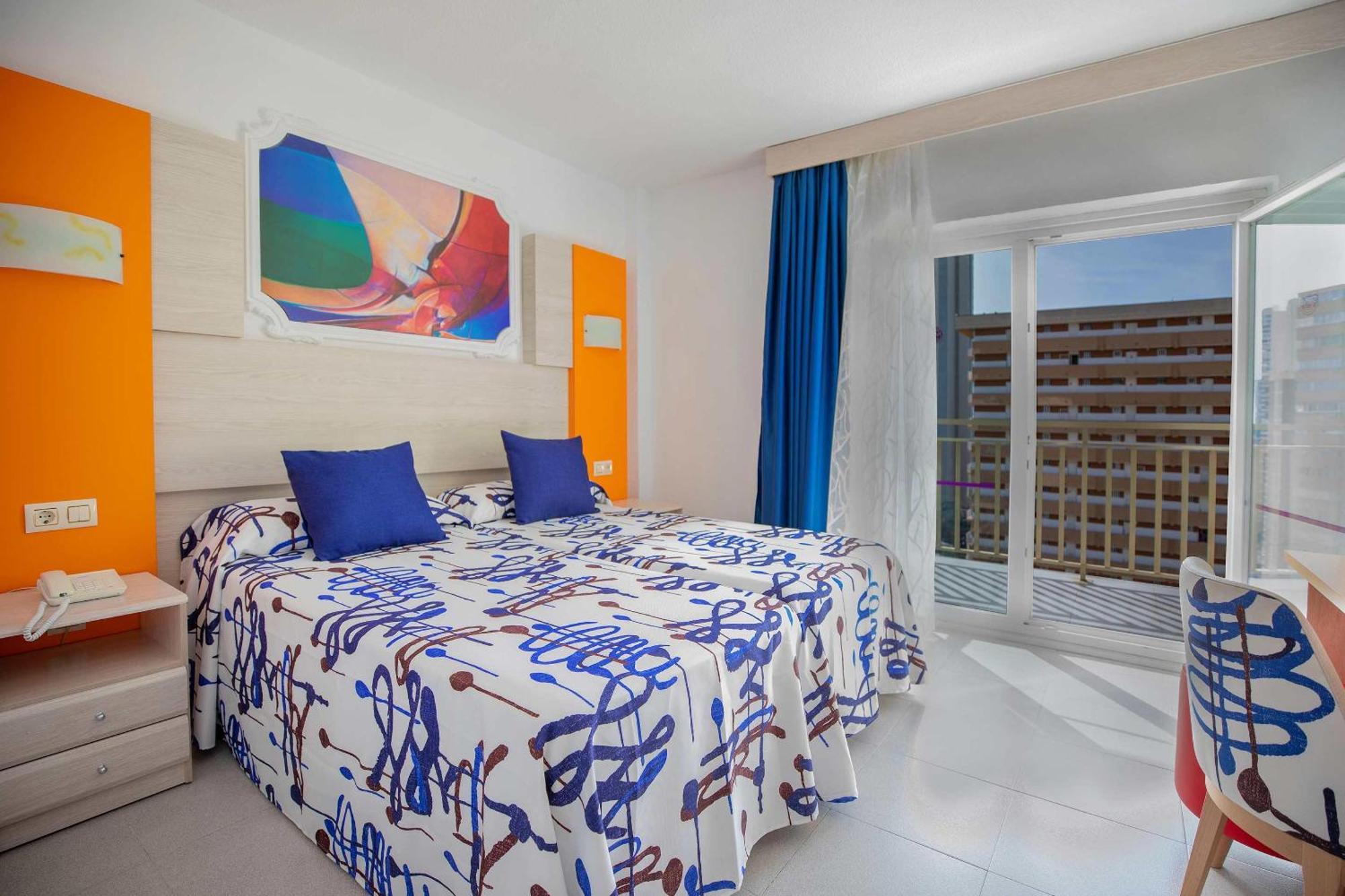 Twin Room,1697789961:JPEG