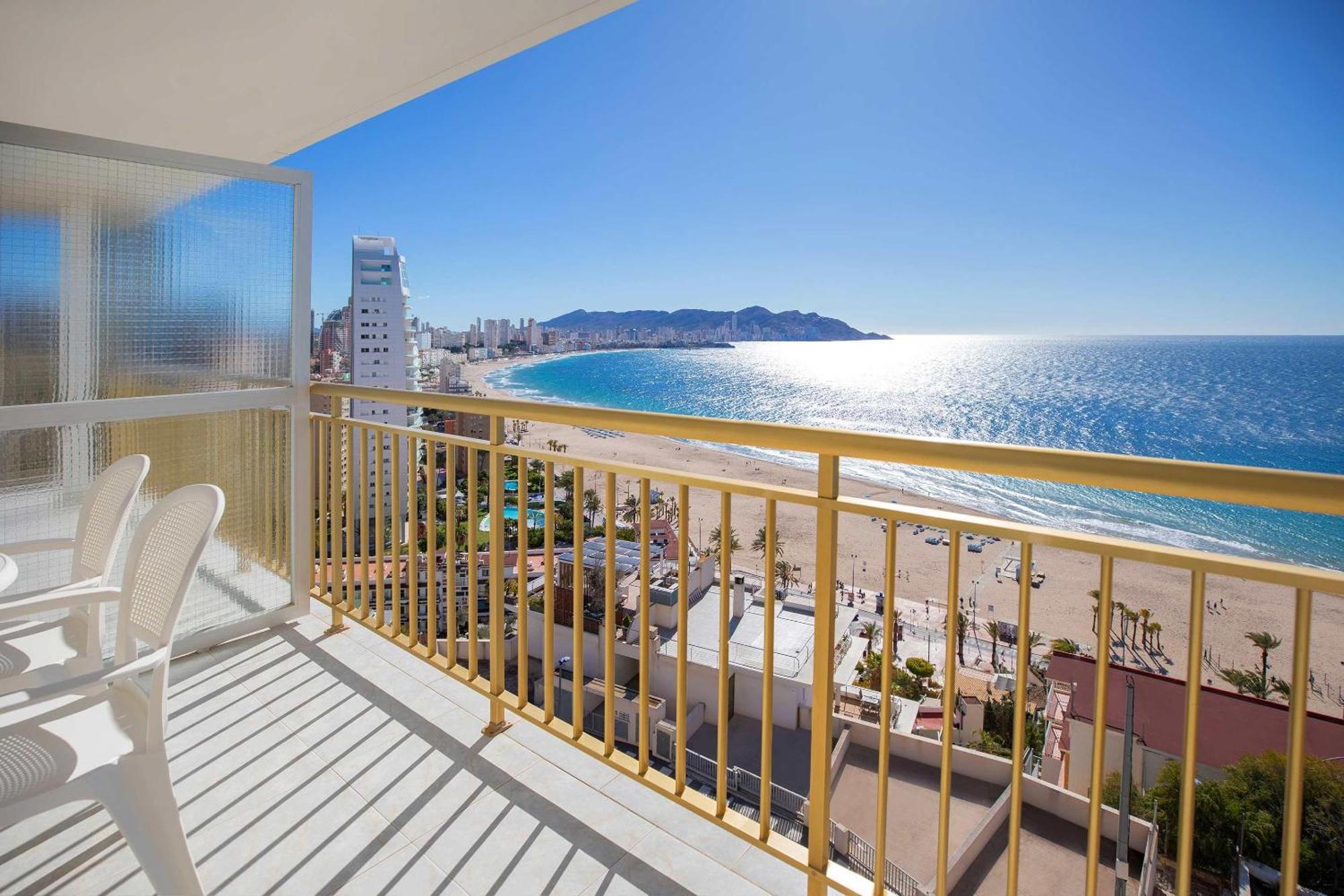 Double or Twin Room Sea View