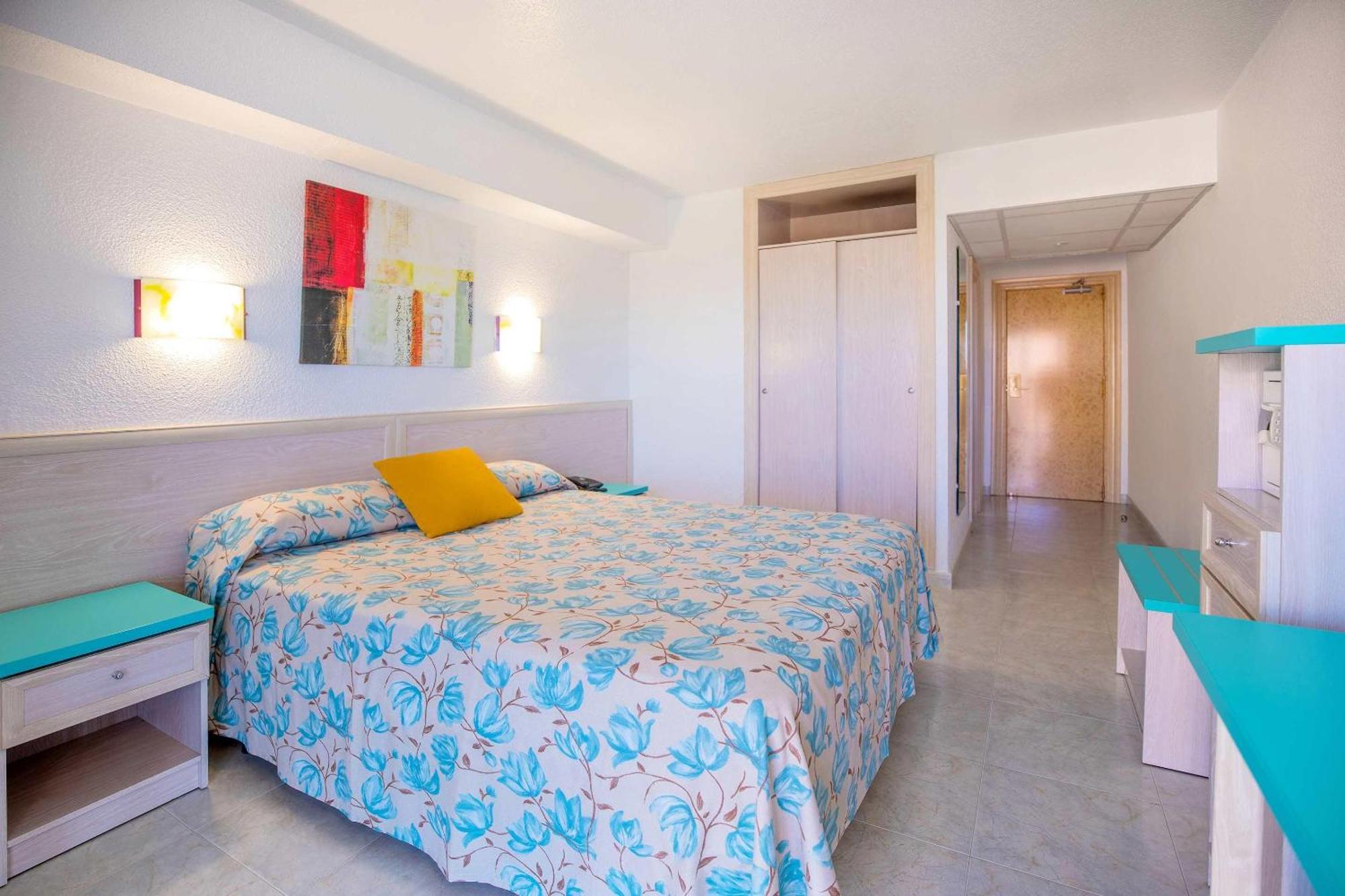 Double or Twin Room Sea View