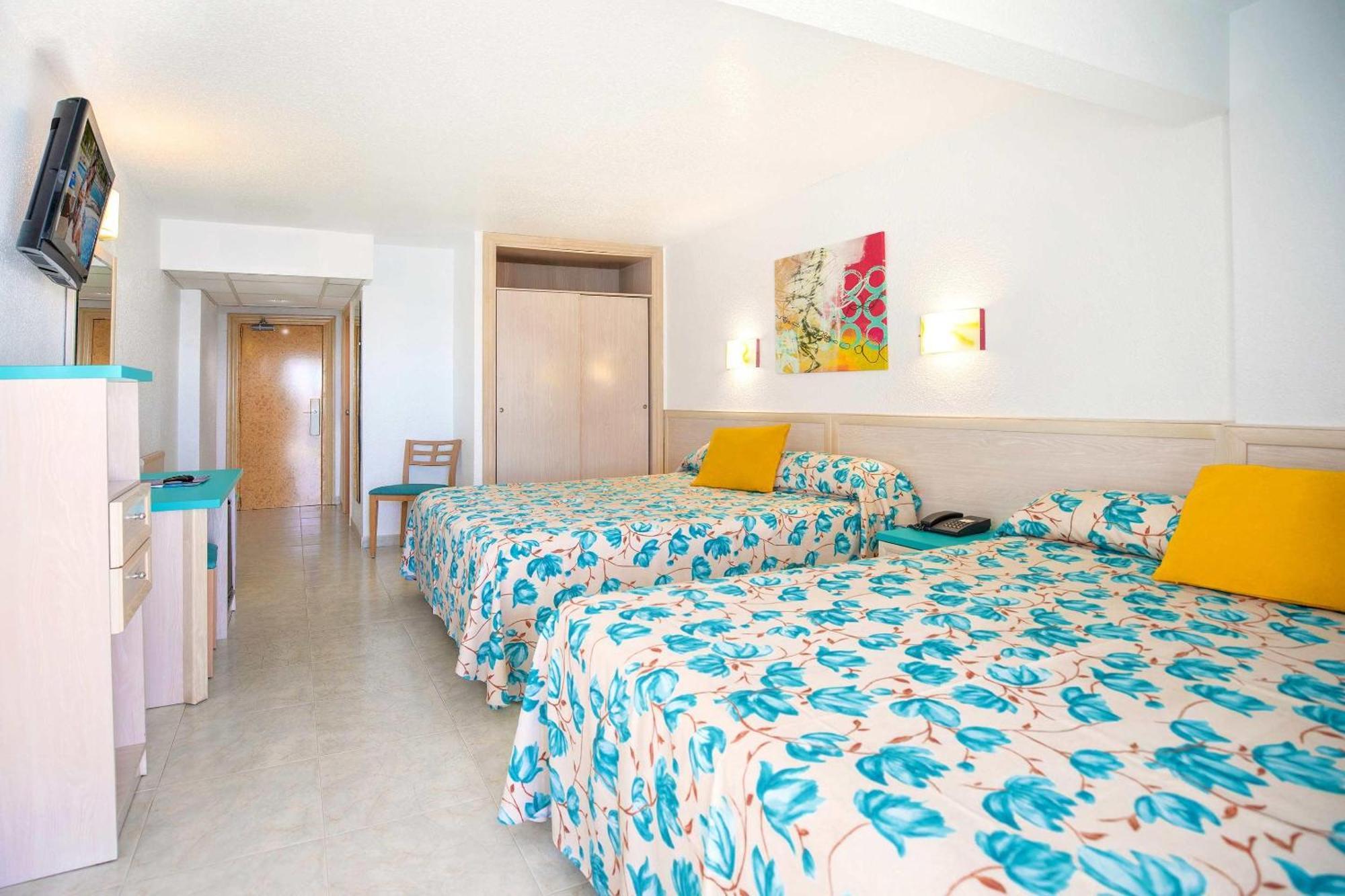 Double or Twin Room 2 Extra Beds