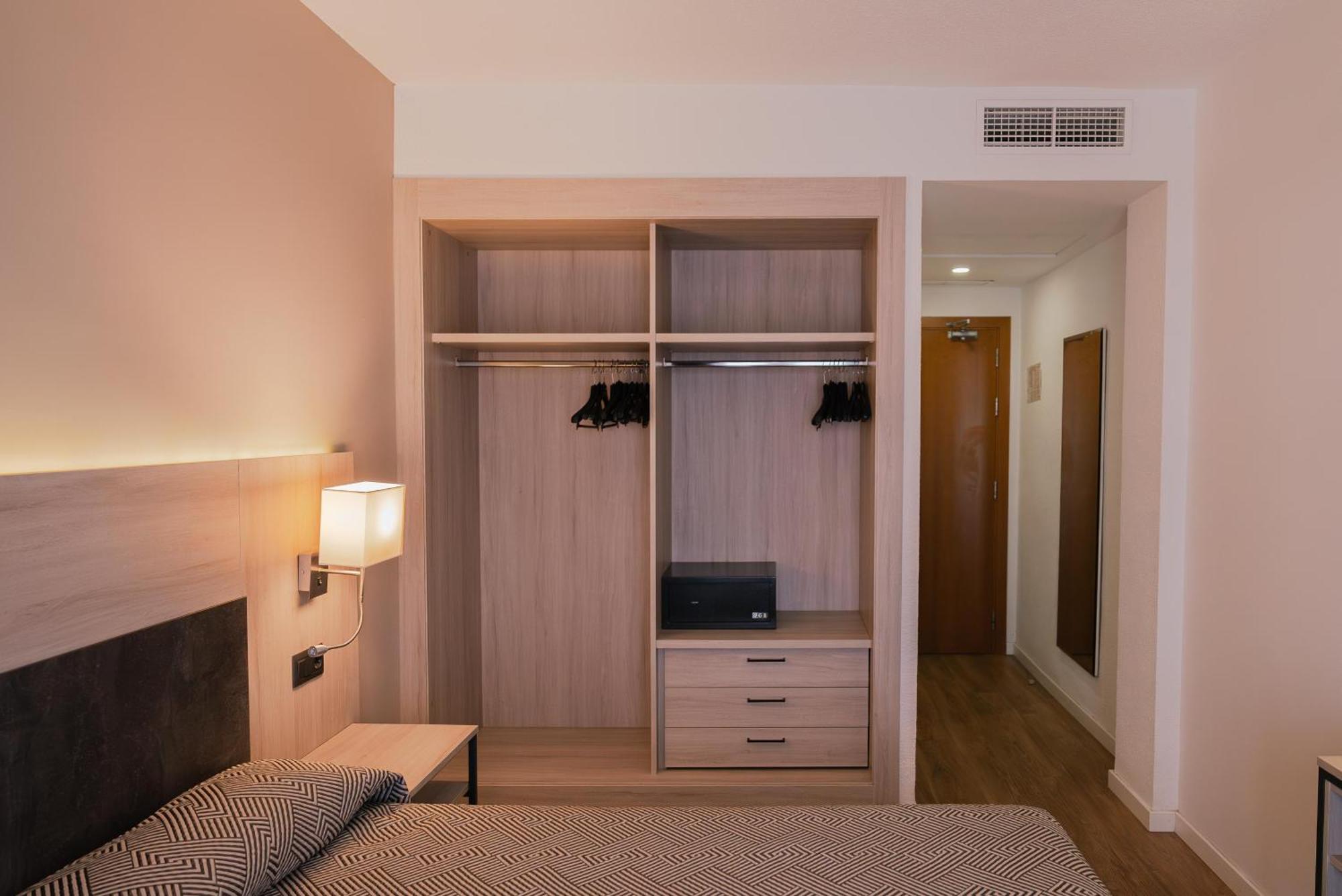 Triple Room 2