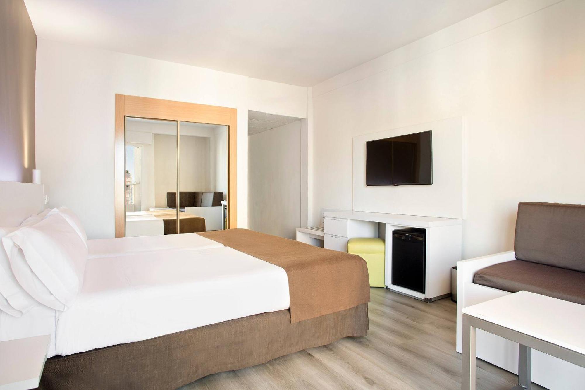 Family Room with Balcony Pelicanos,1758524341:JPEG