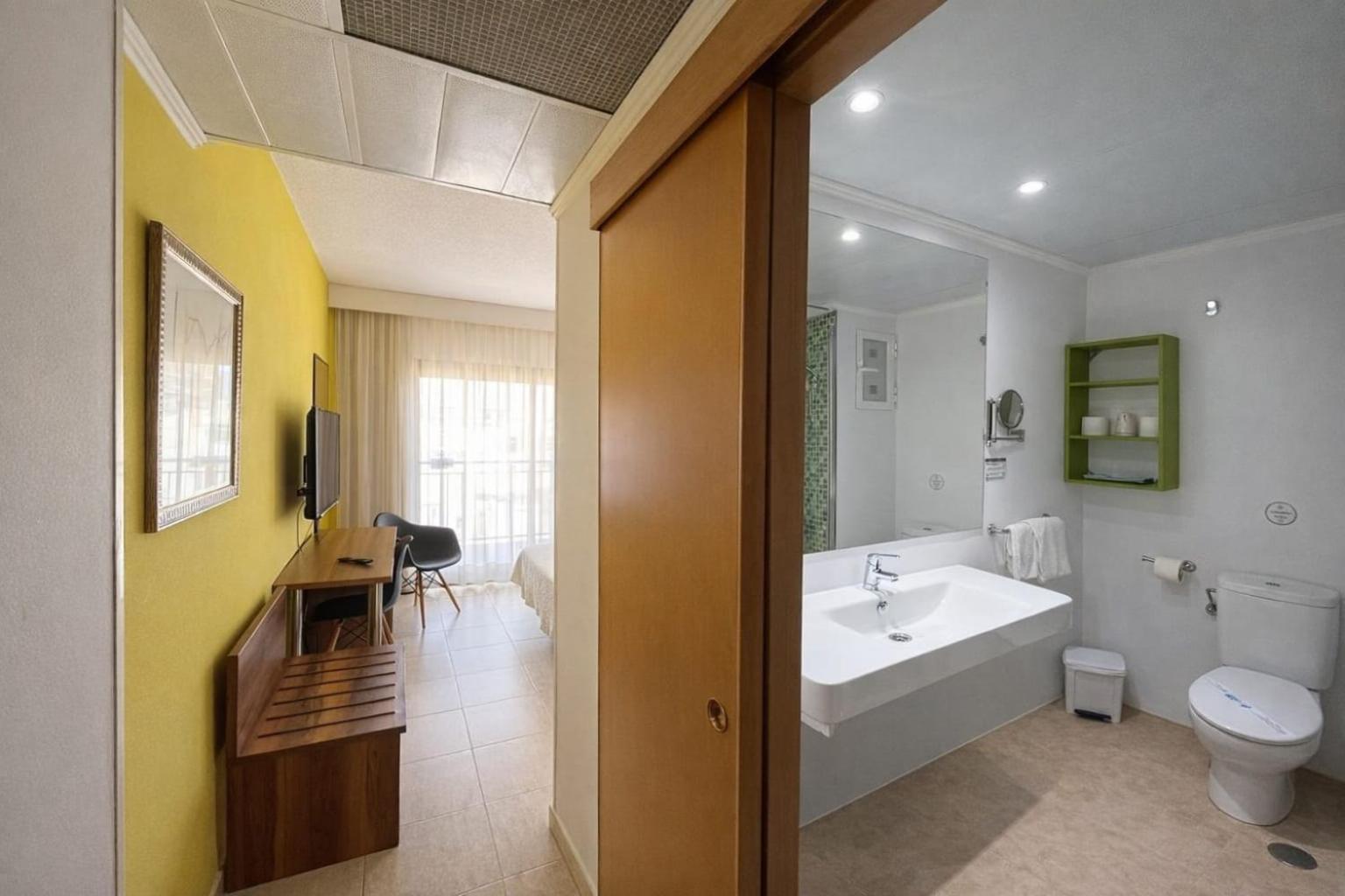 Single Room with Balcony,1765153615:JPEG