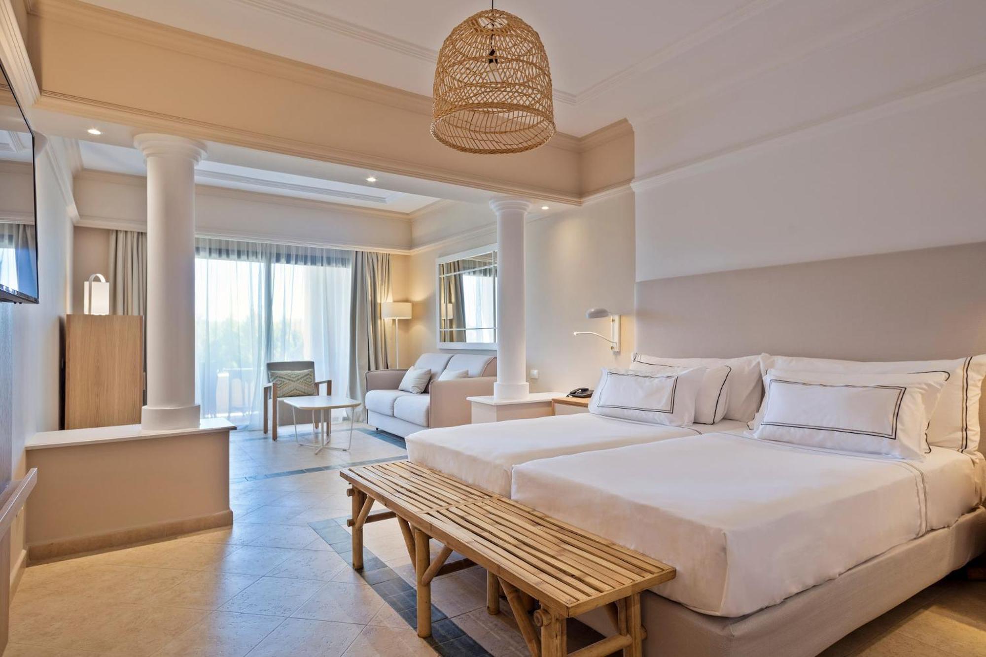 Premium Room,1766128852:JPEG