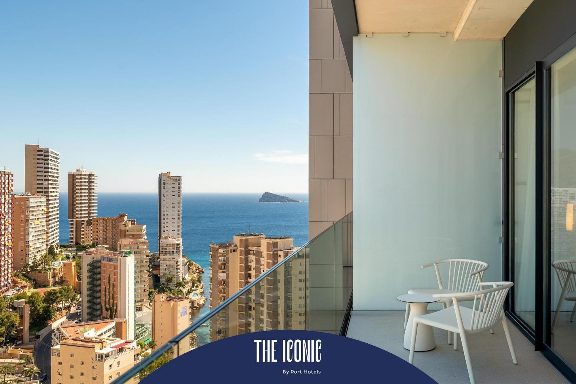 Deluxe Double Room Club Iconic